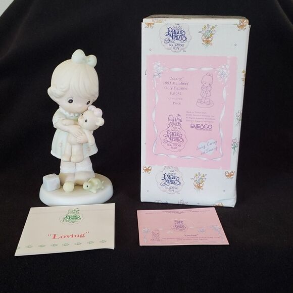 Vintage 1993 Precious Moments “Loving” Porcelain Figurine PM932 - Picture 1 of 11